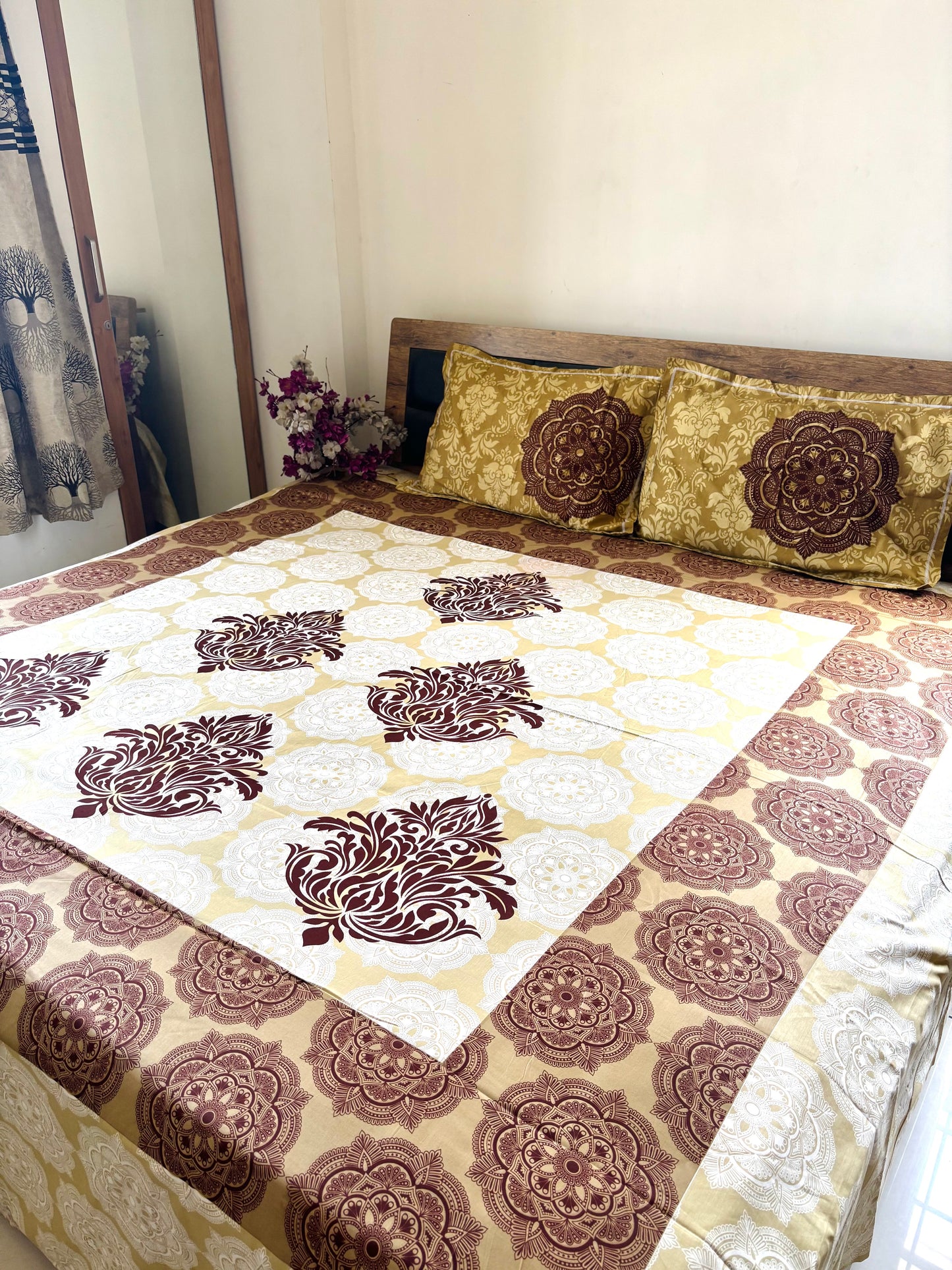 Export King size bedsheet with 2 pillow covers - 108 x 108 |Luxury. collection