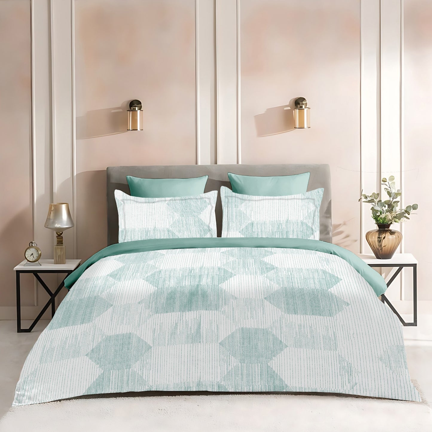 Aesthetic King size bedsheet with 2 pillow covers - 108 x 108 |Luxury. collection