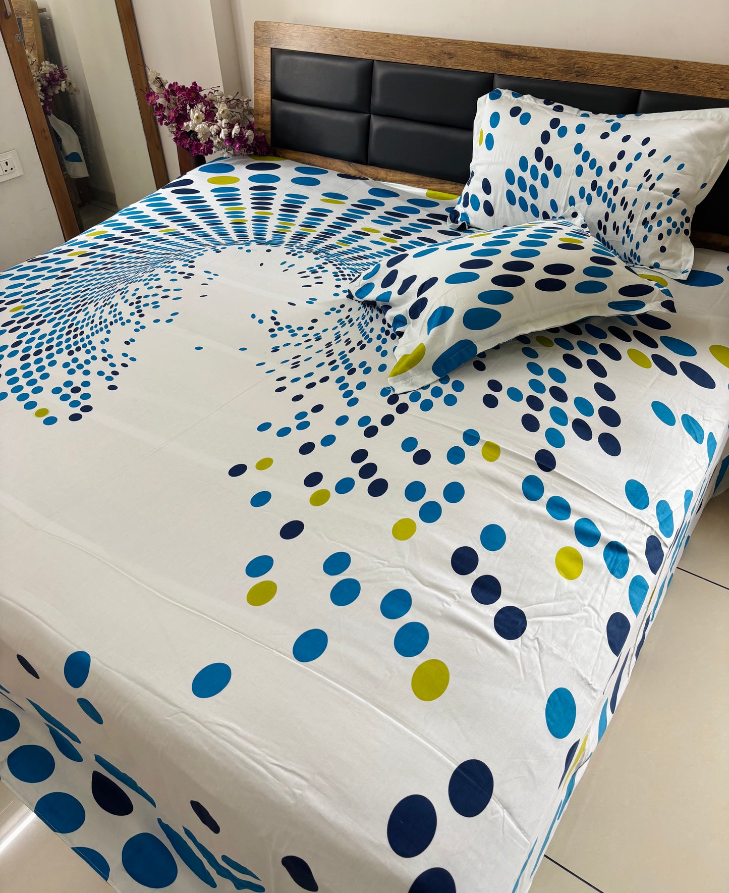 Export King size bedsheet with 2 pillow covers - 108 x 108 | Luxury collection
